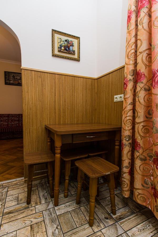 Квартира В Центрі Вулиця Балабана 29 Біля Краківського Ринку Lviv Exteriör bild